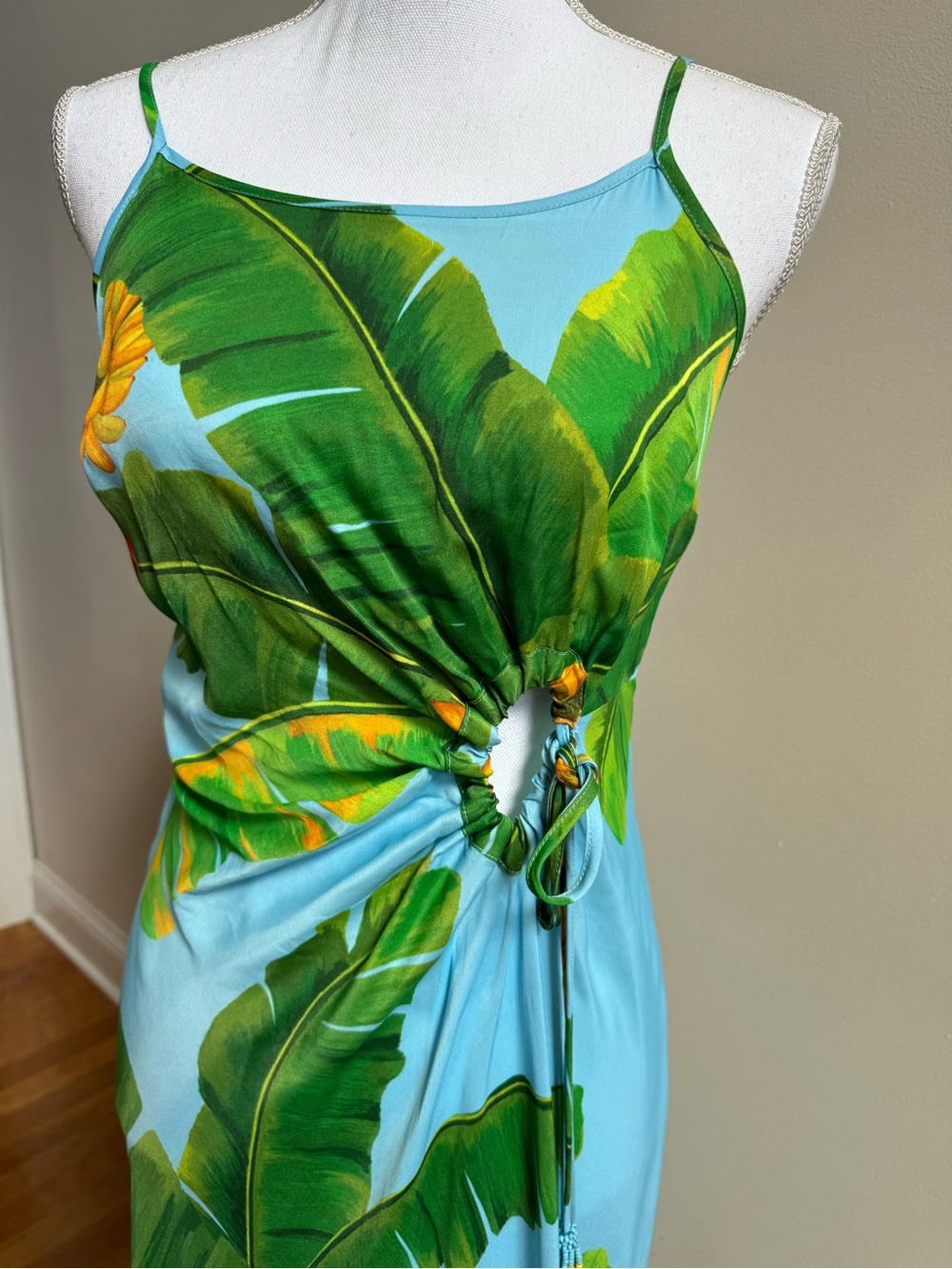 FARM Rio Blue Bananas Dress with Palm Print and Ring Detail, NWT, Size Small - Picture 3 of 7